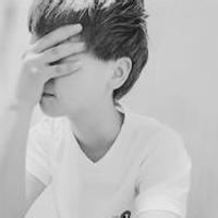迷茫男生全身头像图片_WWW.WHOISQQ.COM