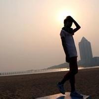 背影头像图片男生_WWW.WHOISQQ.COM