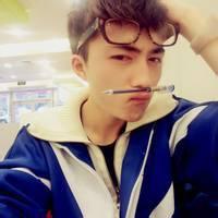 中学生男生穿校服头像图片_WWW.WHOISQQ.COM
