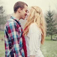 男生女生对吻头像图片_WWW.WHOISQQ.COM