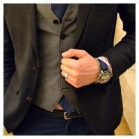 男生带手表的头像图片_WWW.WHOISQQ.COM