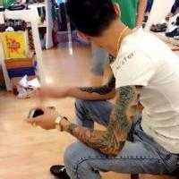 男生带手表的头像图片_WWW.WHOISQQ.COM