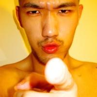 男生半身头像图片吧_WWW.WHOISQQ.COM