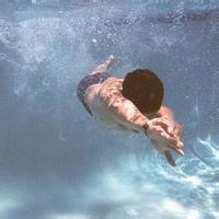 海边背影头像图片男生_WWW.WHOISQQ.COM