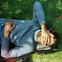 半个身子头像图片男生_WWW.WHOISQQ.COM