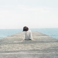 海边背影头像图片男生_WWW.WHOISQQ.COM