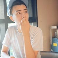 美国男生成熟头像图片_WWW.WHOISQQ.COM
