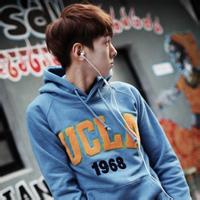 带耳机头像图片男生_WWW.WHOISQQ.COM