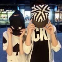 qq男生带帽子红头像图片_WWW.WHOISQQ.COM