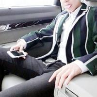 男生听音乐忧伤头像图片_WWW.WHOISQQ.COM