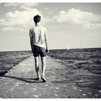 孤独的头像图片男生_WWW.WHOISQQ.COM