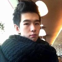 阳光男生帅气qq头像图片_WWW.WHOISQQ.COM