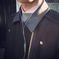 男生穿毛衣头像图片_WWW.WHOISQQ.COM