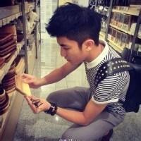 街上男生头像图片_WWW.WHOISQQ.COM