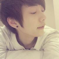 男生开朗头像图片_WWW.WHOISQQ.COM