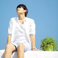 笑得灿烂的男生头像图片_WWW.WHOISQQ.COM