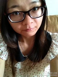 男生带小眼镜头像图片_WWW.WHOISQQ.COM