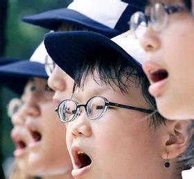 男生带小眼镜头像图片_WWW.WHOISQQ.COM