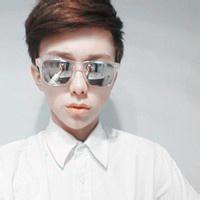 男生带小眼镜头像图片_WWW.WHOISQQ.COM