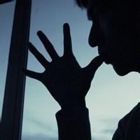 qq头像图片男生黑色背影_WWW.WHOISQQ.COM