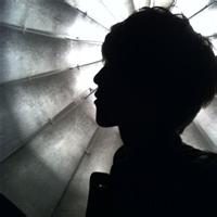 qq头像图片男生黑色背影_WWW.WHOISQQ.COM