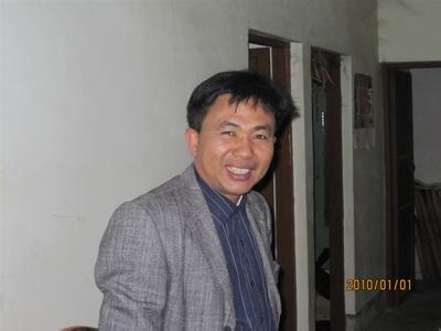 男生做作业头像图片_WWW.WHOISQQ.COM