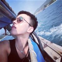 qq头像图片男生没字看侧脸_WWW.WHOISQQ.COM