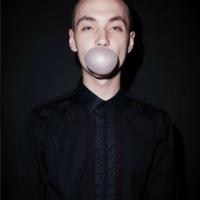 欧美街拍男生头像图片_WWW.WHOISQQ.COM