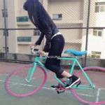 骑自行车背影头像图片男生_WWW.WHOISQQ.COM