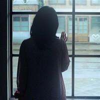 阳光吉他背景男生头像图片_WWW.WHOISQQ.COM
