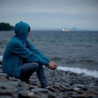 男生拥抱天空头像图片_WWW.WHOISQQ.COM