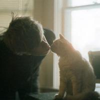 爱猫的男生qq头像图片_WWW.WHOISQQ.COM