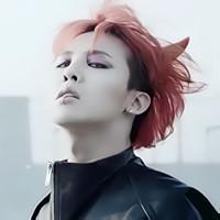 带王冠的男生头像图片_WWW.WHOISQQ.COM