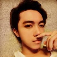 露一个头的男生头像图片_WWW.WHOISQQ.COM