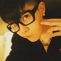 抱老虎男生头像图片_WWW.WHOISQQ.COM