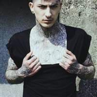qq头像图片男生纹身肌肉_WWW.WHOISQQ.COM