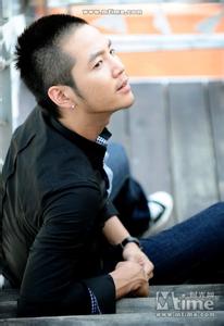 男生短发头像图片胡子_WWW.WHOISQQ.COM