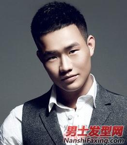 男生短发头像图片胡子_WWW.WHOISQQ.COM