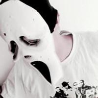 戴假面的男生头像图片_WWW.WHOISQQ.COM