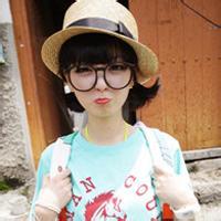 欧美范男生抱狗头像图片_WWW.WHOISQQ.COM