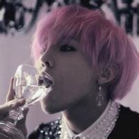 头像图片个性彩发男生_WWW.WHOISQQ.COM