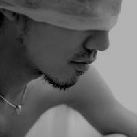 头像图片个性彩发男生_WWW.WHOISQQ.COM