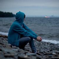 2014背影海滩男生头像图片_WWW.WHOISQQ.COM