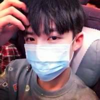 阳光男生短发头像图片_WWW.WHOISQQ.COM