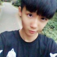 阳光男生短发头像图片_WWW.WHOISQQ.COM