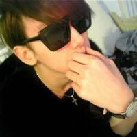 头像图片眼镜男生_WWW.WHOISQQ.COM