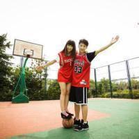 男生抱女生篮球头像图片_WWW.WHOISQQ.COM