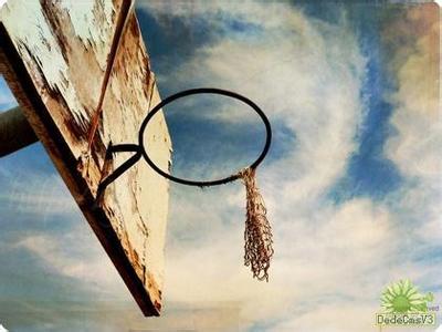 男生抱女生篮球头像图片_WWW.WHOISQQ.COM