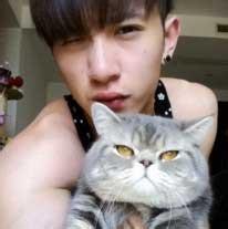 头像图片男生打坐_WWW.WHOISQQ.COM