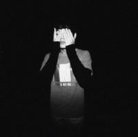头像图片男生打坐_WWW.WHOISQQ.COM